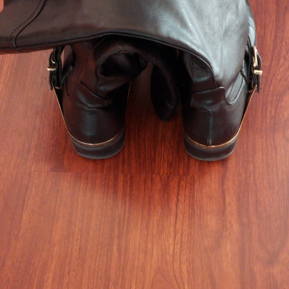 Boots - Picture 3 of 3